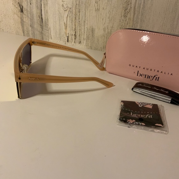 Quay Australia Gold Frame Sunglasses with Pink Lenses - Picture 3 of 5
